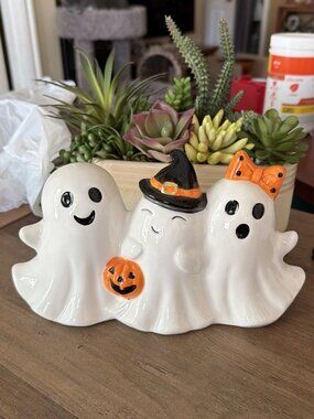 Playful Ceramic Ghost Trio Figurine Tabletop Decor - NWOT